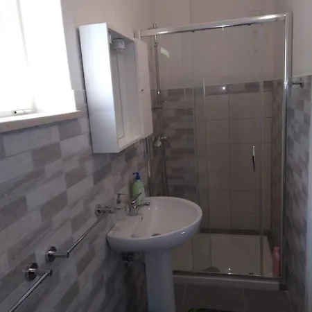 Landsted Angela San Salvo